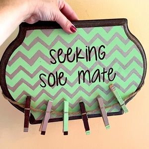 Seeking soulmate! Laundry sign, chevron design.